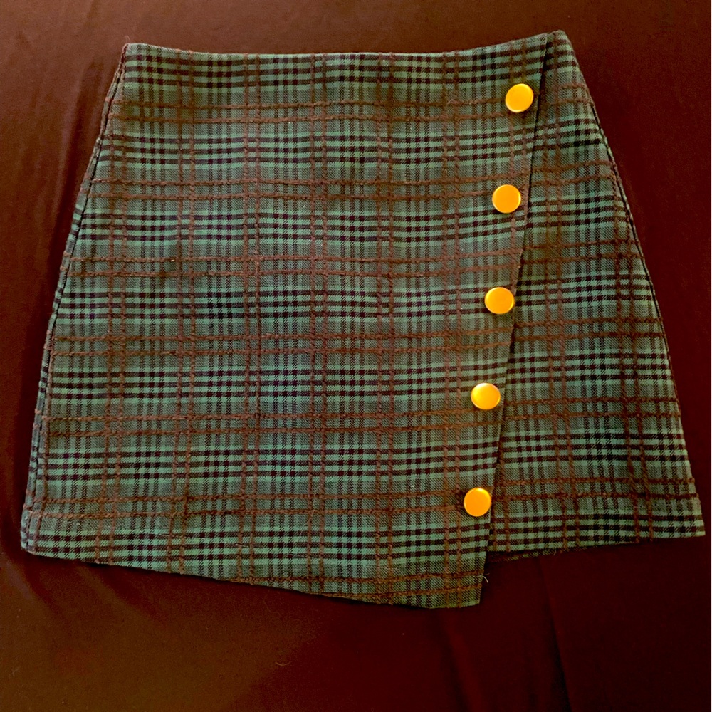🍁Fall Plaid Mini Skirt Black and Green Forever 21 Small🍂